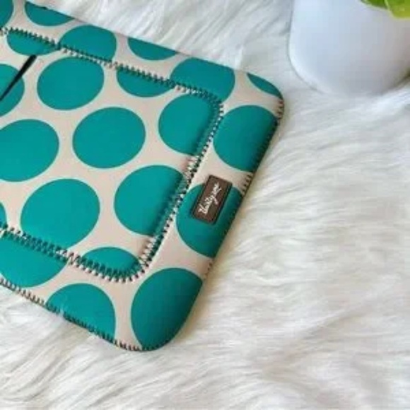 Thirty-One Tote-A-Tablet Teal Polka Dot Tablet Sleeve - Picture 3 of 11
